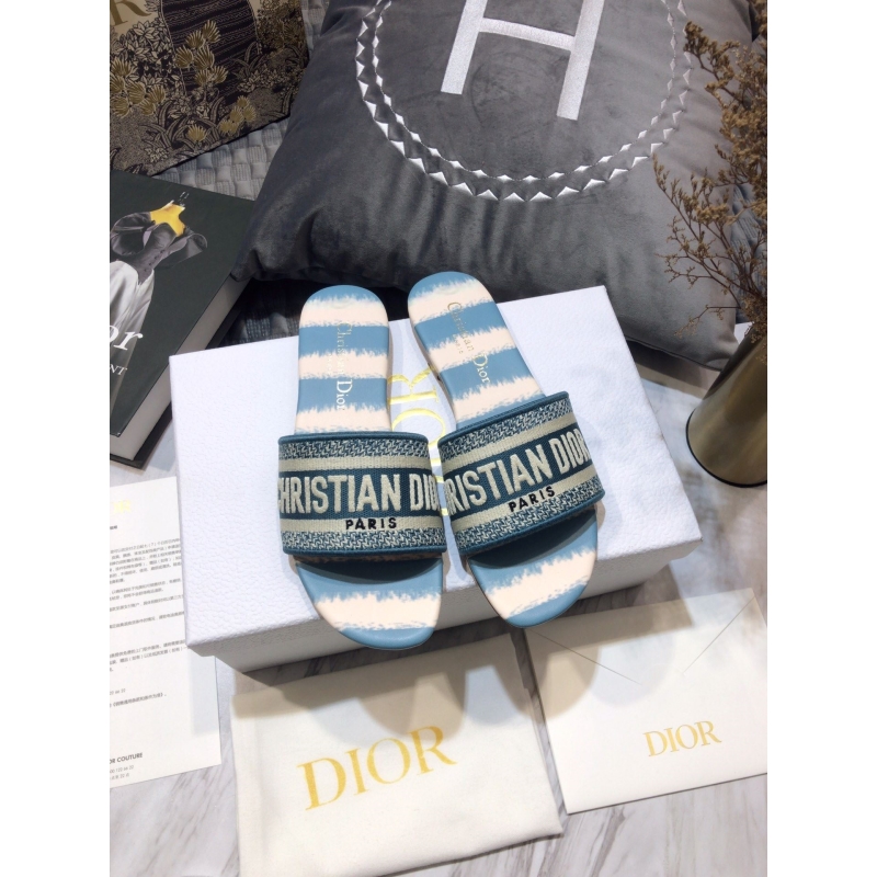 ch**an D*or slippers